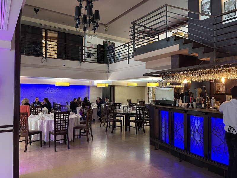 Grozavesti, galeriile Carrefour Orhideea, metrou