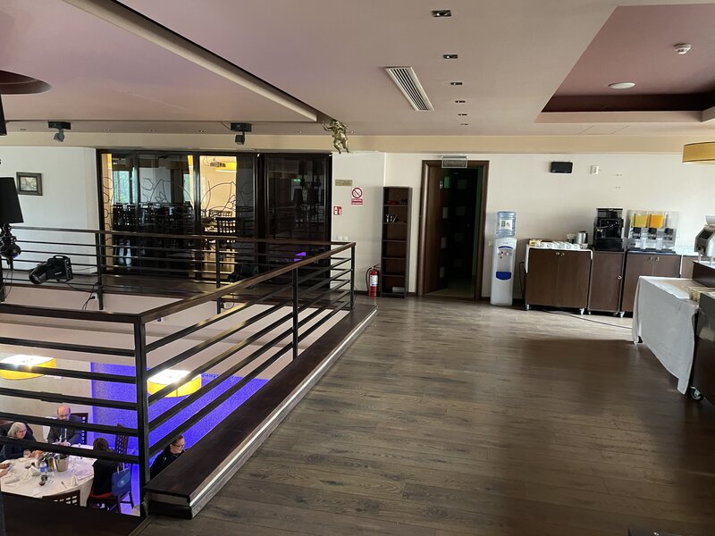 Grozavesti, galeriile Carrefour Orhideea, metrou