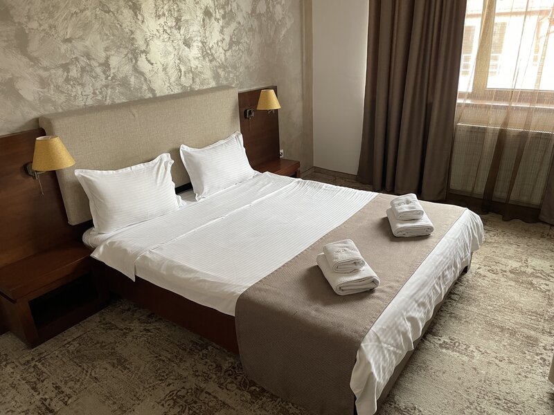 Grozavesti, galeriile Carrefour Orhideea, metrou