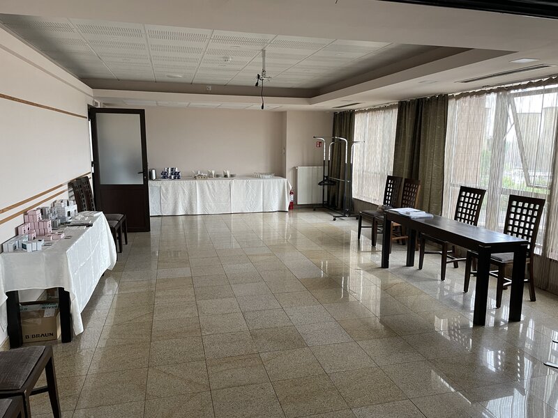 Grozavesti, galeriile Carrefour Orhideea, metrou