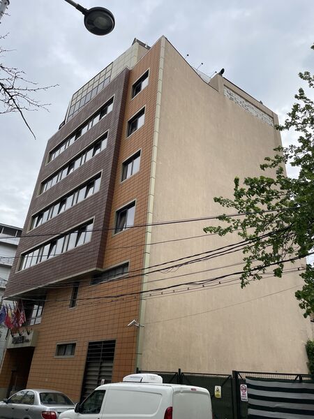 Grozavesti, galeriile Carrefour Orhideea, metrou